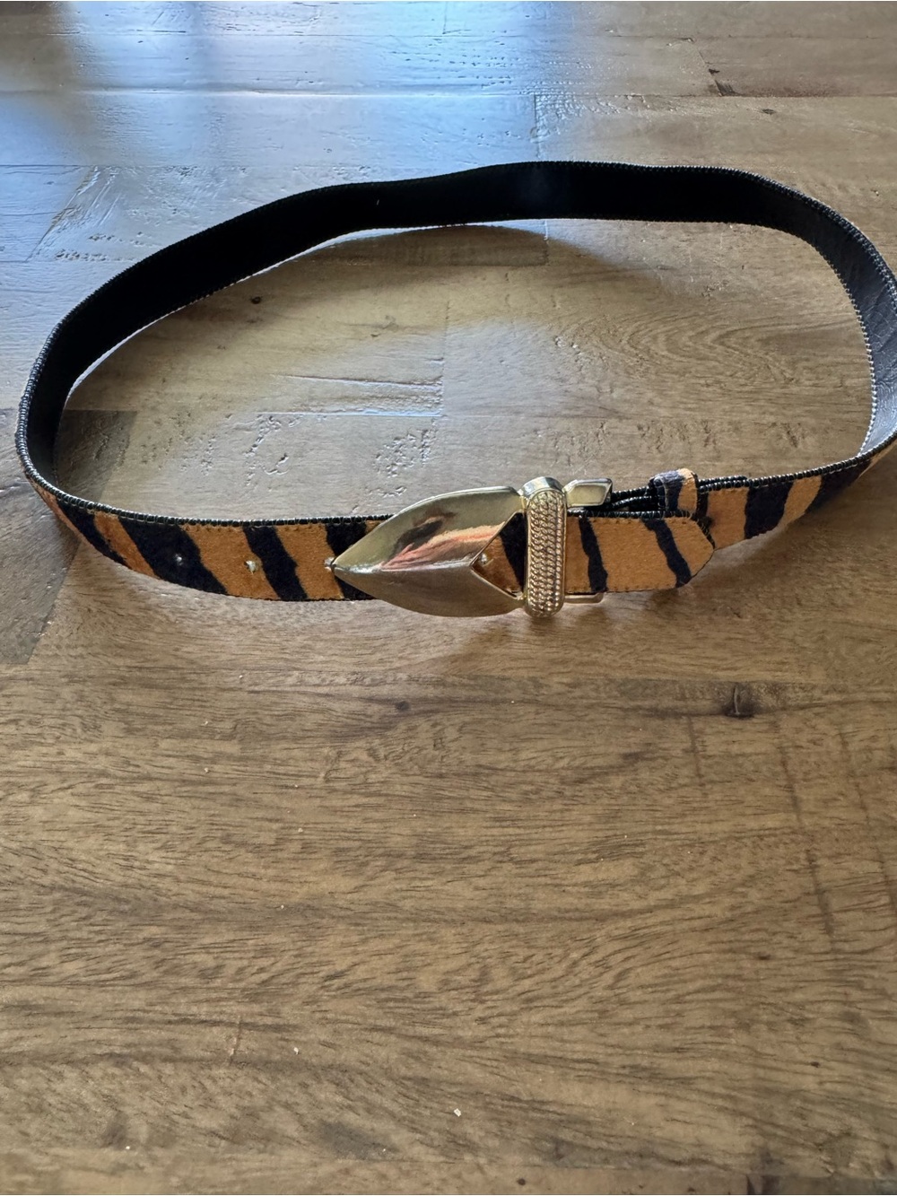 Vintage USA Tiger faux fur Print Belt with arrow buckle M/L